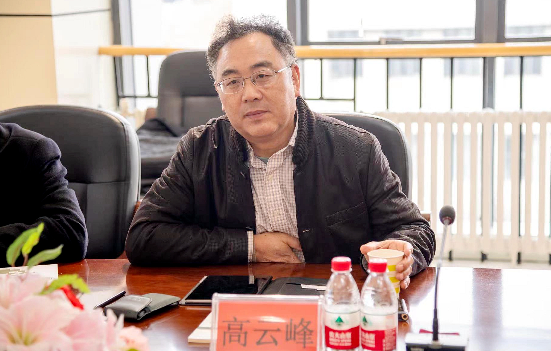 校党委副书记高云峰一行赴鄂尔多斯市一中调研交流